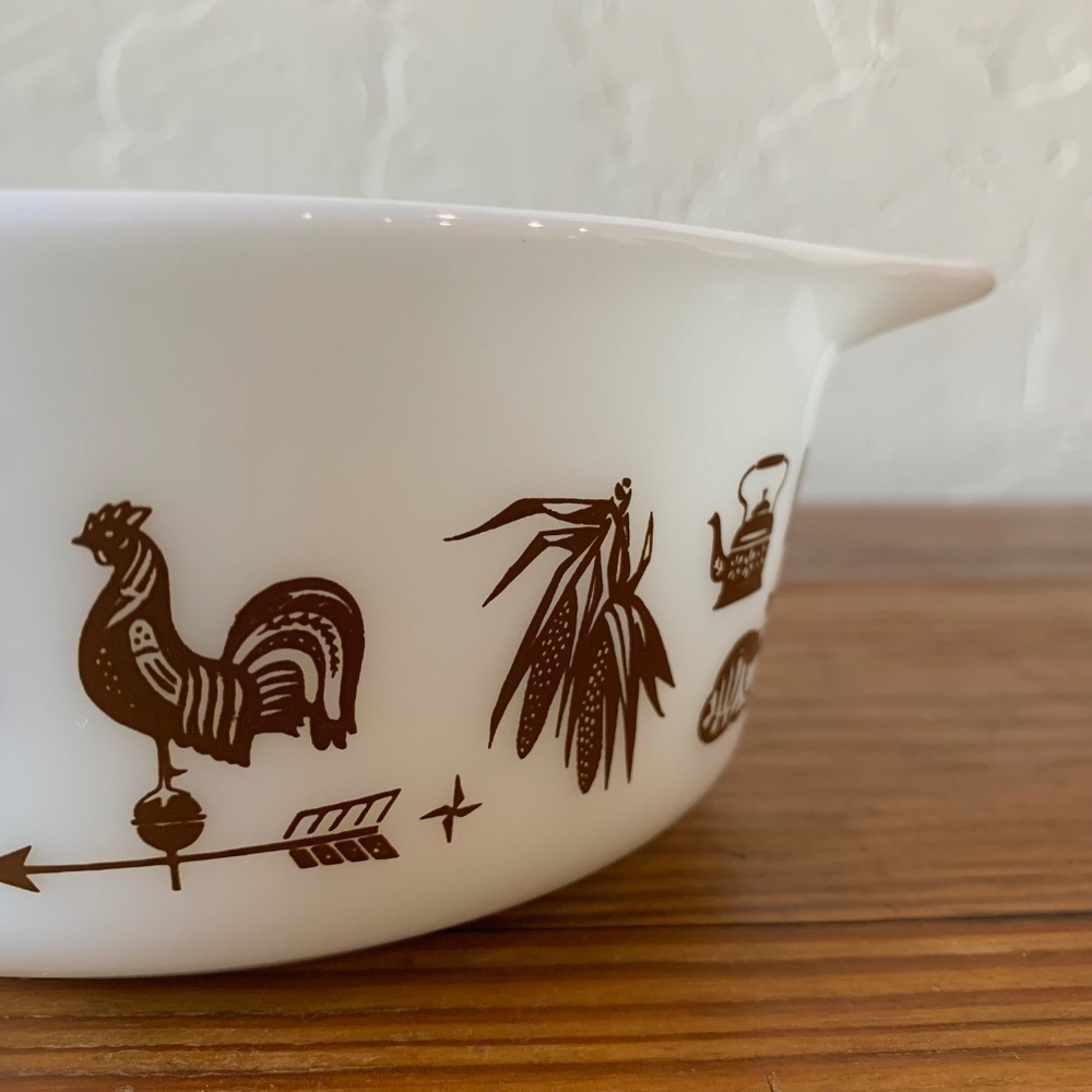 Vintage Pyrex 1.5 Qt Casserole Dish – "Early American" Pattern, 1960s - Picture 9 of 11